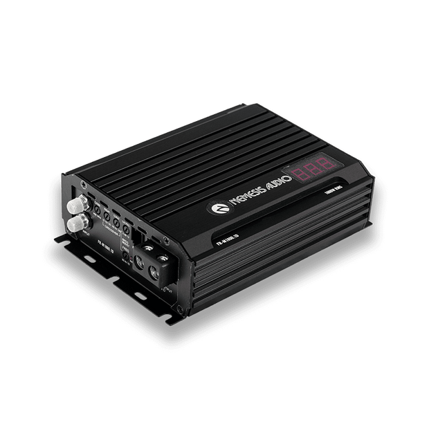 1870W RMS Monoblock Amplifier. 1-Ohm stable Class D design featuring a compact 7.91″ chassis and an included remote bass knob with a digital voltmeter.
