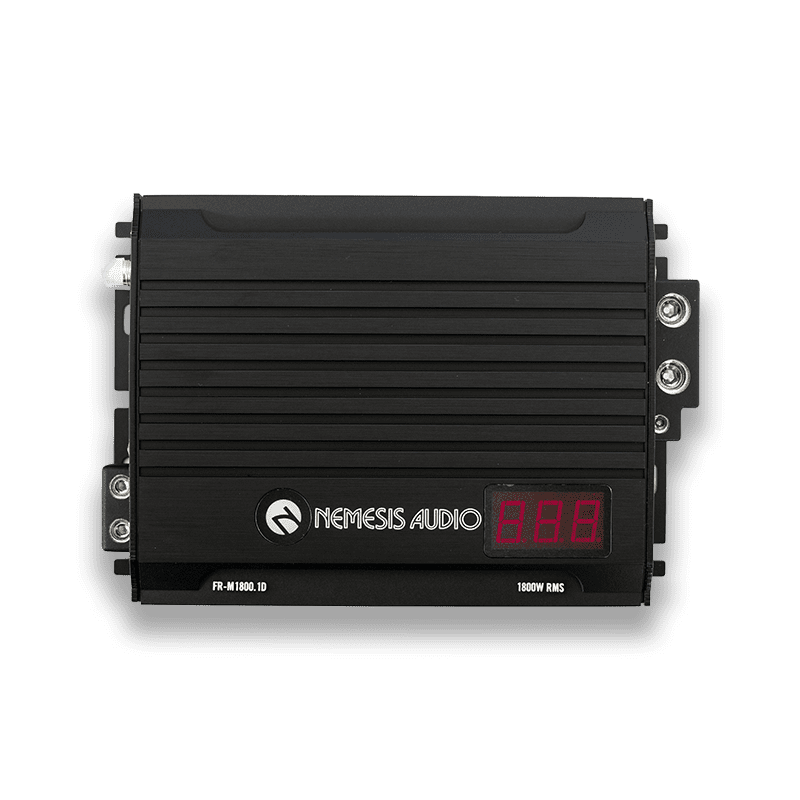 1870W RMS Monoblock Amplifier. 1-Ohm stable Class D design featuring a compact 7.91″ chassis and an included remote bass knob with a digital voltmeter.