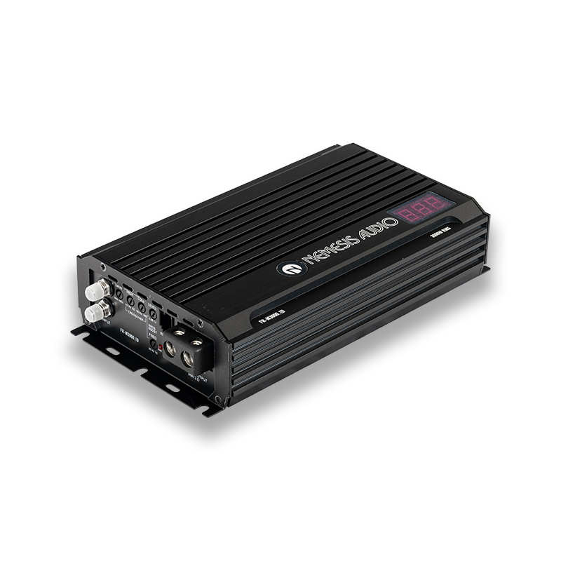 3090W RMS Full Range Series Monoblock Amplifier. 1-Ohm stable Class D design featuring a 10.16″ chassis and an included remote bass knob with a digital voltmeter.