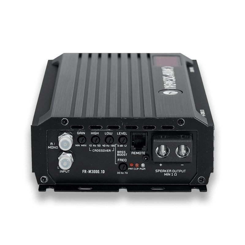 3090W RMS Full Range Series Monoblock Amplifier. 1-Ohm stable Class D design featuring a 10.16″ chassis and an included remote bass knob with a digital voltmeter.