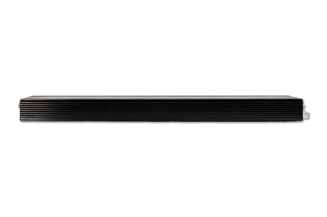 1-channel full-range Class D amplifier, 30,000W RMS @1-Ohm. Smart cooling and high output.
